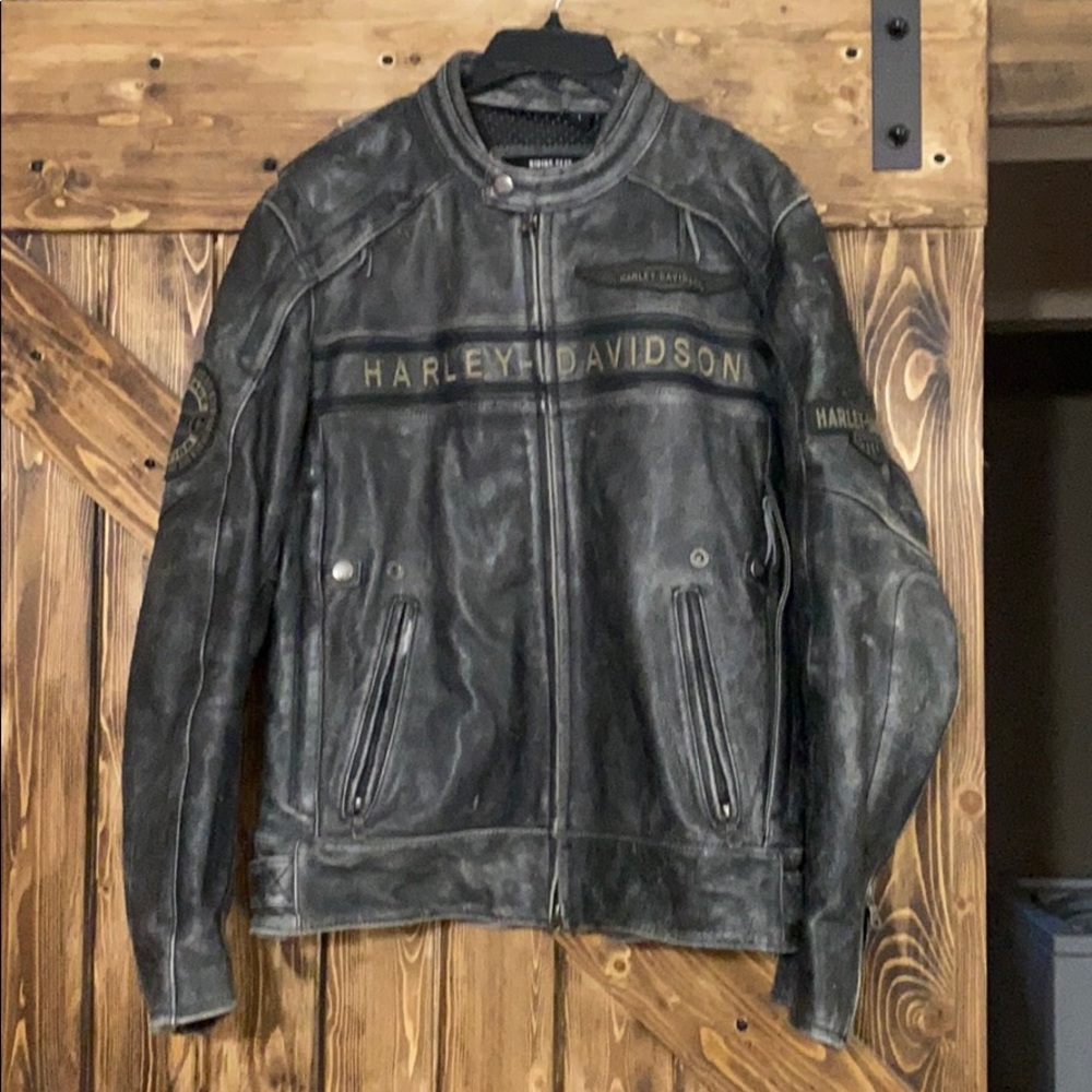 Motorcycle jacket